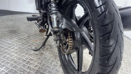 Honda CB 2013 RUNNING PROJECT BIKE 35K SPARES OR REPAIR 125CC COMMUTER 26