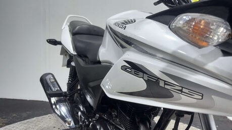 Honda CB 2013 RUNNING PROJECT BIKE 35K SPARES OR REPAIR 125CC COMMUTER 7