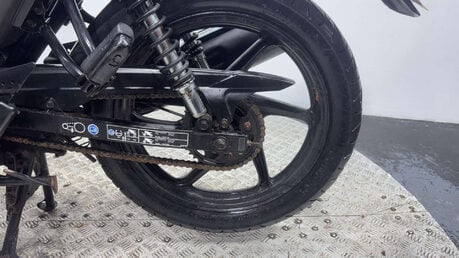 Honda CB 2013 RUNNING PROJECT BIKE 35K SPARES OR REPAIR 125CC COMMUTER 19