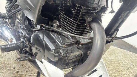 Honda CB 2013 RUNNING PROJECT BIKE 35K SPARES OR REPAIR 125CC COMMUTER 11