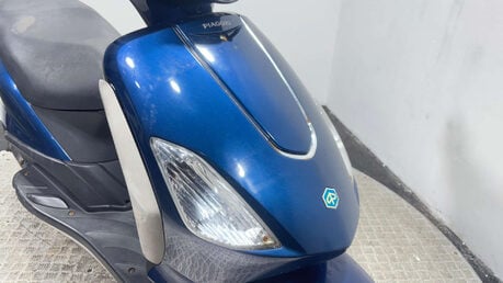 Piaggio Fly 2011 RUNNING PROJECT BIKE SPARES OR REPAIR 125CC SCOOTER 11