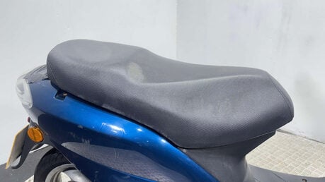 Piaggio Fly 2011 RUNNING PROJECT BIKE SPARES OR REPAIR 125CC SCOOTER 19