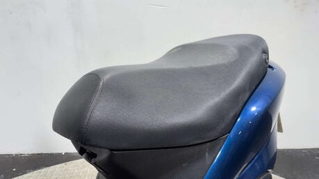 Piaggio Fly 2011 RUNNING PROJECT BIKE SPARES OR REPAIR 125CC SCOOTER 15