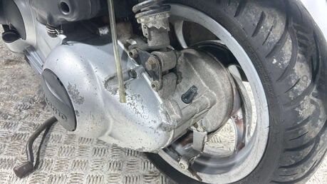 Piaggio Fly 2011 RUNNING PROJECT BIKE SPARES OR REPAIR 125CC SCOOTER 18