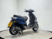 Piaggio Fly 2011 RUNNING PROJECT BIKE SPARES OR REPAIR 125CC SCOOTER 3