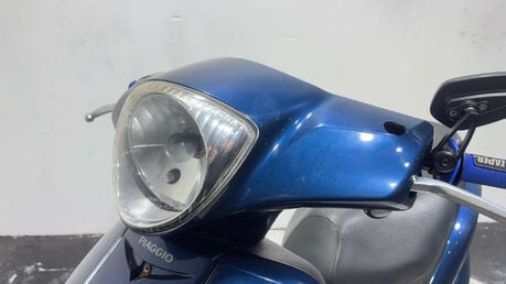 Piaggio Fly 2011 RUNNING PROJECT BIKE SPARES OR REPAIR 125CC SCOOTER 14