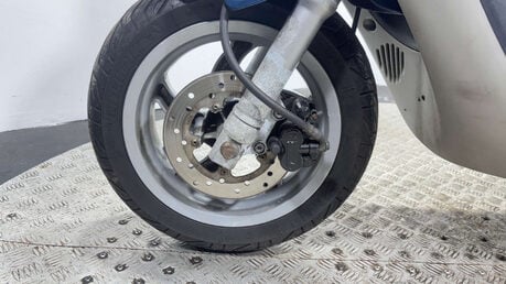 Piaggio Fly 2011 RUNNING PROJECT BIKE SPARES OR REPAIR 125CC SCOOTER 23