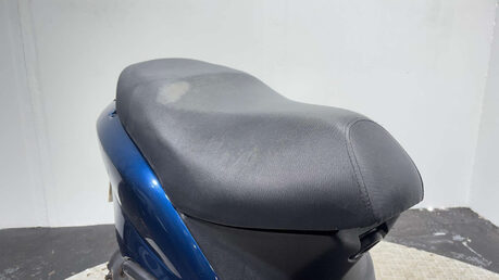 Piaggio Fly 2011 RUNNING PROJECT BIKE SPARES OR REPAIR 125CC SCOOTER 21