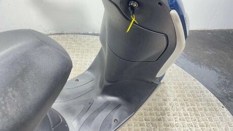 Piaggio Fly 2011 RUNNING PROJECT BIKE SPARES OR REPAIR 125CC SCOOTER 9