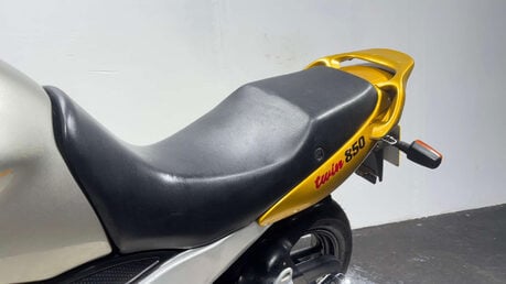 Yamaha TDM 1999 GOOD RUNNING TOURER 33K LIGHT PROJECT BIKE 850CC TWIN 22