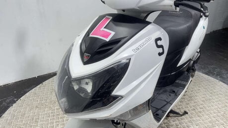 Lexmoto FMX 2015 RUNNING PROJECT SCOOTER SPARES OR REPAIR LEARNER BIKE 125CC 12