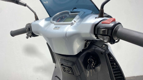 Aprilia Sportcity 2008 37K RUNNING BIKE PROJECT SCOOTER SPARES OR REPAIR 250CC 12