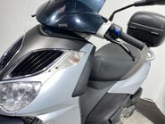 Aprilia Sportcity 2008 37K RUNNING BIKE PROJECT SCOOTER SPARES OR REPAIR 250CC 22