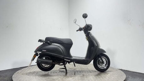 Sinnis Encanto 50 2019 running project scooter spares or repair 50cc bike 1