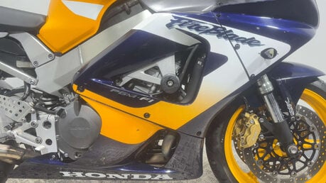 Honda CBR 929 2001 28K PROJECT TRACK BIKE COMPLETE PARTS BIKE 929CC 17