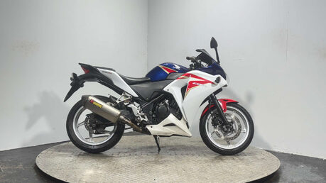 Honda CBR250 2011 32K RUNNING LIGHTWEIGHT SUPER SPORT 250CC PROJECT BIKE 1