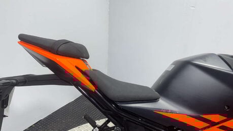 KTM RC 125 2025 ONLY 2K CAT N RUNNING LIGHT PROJECT BIKE SPORTS 125CC 10