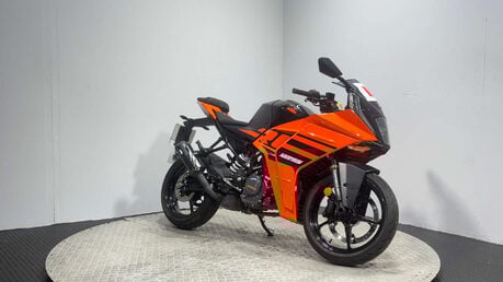 KTM RC 125 2025 ONLY 2K CAT N RUNNING LIGHT PROJECT BIKE SPORTS 125CC 2