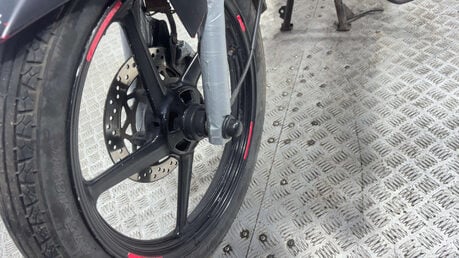 Yamaha YBR 125 2011 28K RUNNING PROJECT BIKE SPARES OR REPAIR 125CC 11