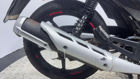 Yamaha YBR 125 2011 28K RUNNING PROJECT BIKE SPARES OR REPAIR 125CC 19