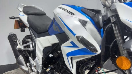 Lexmoto Venom 2016 3K CARBED PROJECT BIKE SPARES OR REPAIR 125CC LEARNER BIKE 7