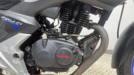 Honda CB CBF 125 GLR125 2015 26K RUNNING PROJECT BIKE SPARES OR REPAIR 125CC 9