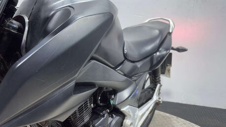 Honda CB CBF 125 GLR125 2015 26K RUNNING PROJECT BIKE SPARES OR REPAIR 125CC 27