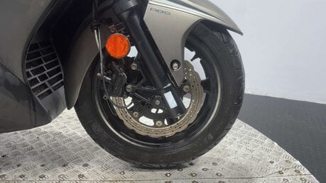 Kawasaki J125 2020 LARGE MAXI SCOOTER 125CC SPARES OR REPAIR PROJECT BIKE 28