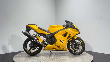 Triumph Daytona 2003 44K RUNNING 600CC SPORTS BIKE PROJECT SPARES OR REPAIR