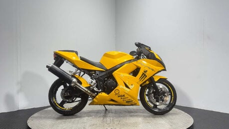 Triumph Daytona 2003 44K RUNNING 600CC SPORTS BIKE PROJECT SPARES OR REPAIR 1