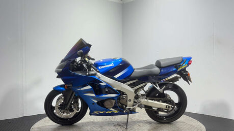 Kawasaki Ninja 2001 J MODEL 25K GOOD RUNNING SPORTS BIKE PROJECT BIKE 600CC 4