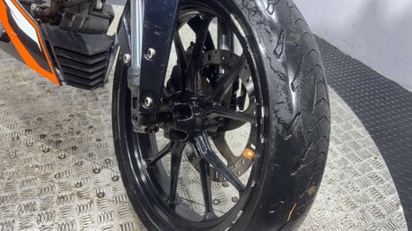 KTM Duke 2011 32K GOOD RUNNING SUPERMOTO PROJECT BIKE 125CC 15BHP 12