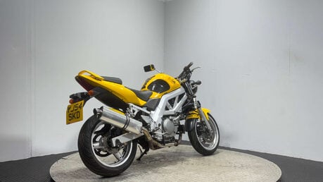 Suzuki SV650 N 2004 17K RUNNING PROJECT BIKE SPARES OR REPAIR 650CC NAKED A2 2