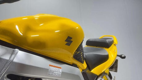 Suzuki SV650 N 2004 17K RUNNING PROJECT BIKE SPARES OR REPAIR 650CC NAKED A2 7