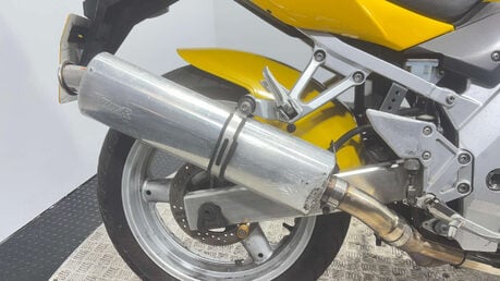 Suzuki SV650 N 2004 17K RUNNING PROJECT BIKE SPARES OR REPAIR 650CC NAKED A2 14