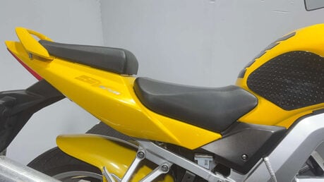 Suzuki SV650 N 2004 17K RUNNING PROJECT BIKE SPARES OR REPAIR 650CC NAKED A2 32