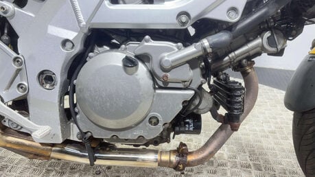 Suzuki SV650 N 2004 17K RUNNING PROJECT BIKE SPARES OR REPAIR 650CC NAKED A2 25