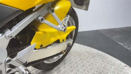 Suzuki SV650 N 2004 17K RUNNING PROJECT BIKE SPARES OR REPAIR 650CC NAKED A2 28