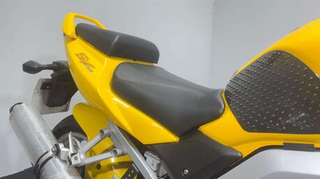 Suzuki SV650 N 2004 17K RUNNING PROJECT BIKE SPARES OR REPAIR 650CC NAKED A2 17