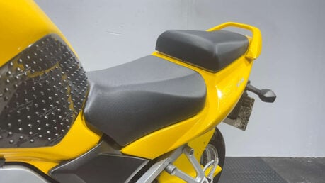 Suzuki SV650 N 2004 17K RUNNING PROJECT BIKE SPARES OR REPAIR 650CC NAKED A2 16