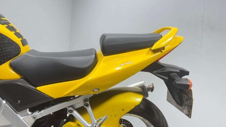 Suzuki SV650 N 2004 17K RUNNING PROJECT BIKE SPARES OR REPAIR 650CC NAKED A2 30