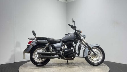 Motorini Bomber 2017 7K 1 OWNER CRUISER BIKE SPARES OR REPAIR 125CC PROJECT