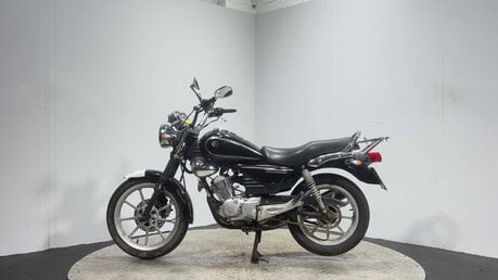 Yamaha YBR125 Custom 2013 10K PROJECT BIKE 125CC CUSTOM CRUISER SPARES OR REPAIR 4