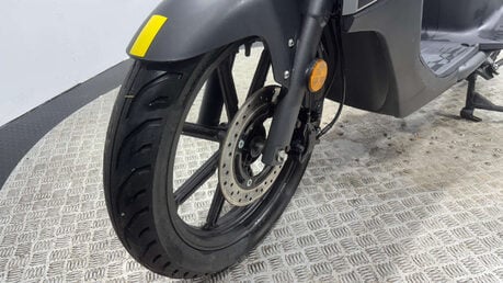 Vmoto CPX 2023 ELECTRIC 125CC SCOOTER SPARES OR REPAIR PROJECT ESCOOTER 10