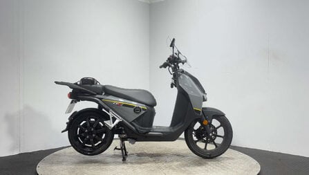 Vmoto CPX 2023 ELECTRIC 125CC SCOOTER SPARES OR REPAIR PROJECT ESCOOTER