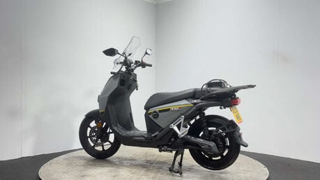 Vmoto CPX 2023 ELECTRIC 125CC SCOOTER SPARES OR REPAIR PROJECT ESCOOTER 6