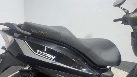 Lexmoto Titan 125 2021 16K PROJECT SCOOTER SPARES OR REPAIR 125CC LARGE SCOOTER BIKE 9