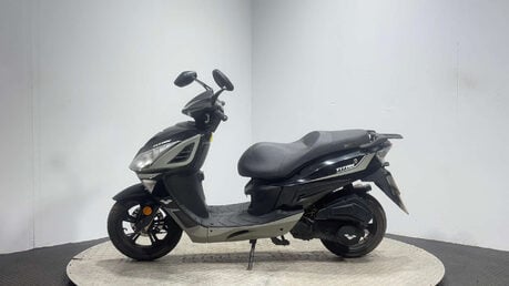 Lexmoto Titan 125 2021 16K PROJECT SCOOTER SPARES OR REPAIR 125CC LARGE SCOOTER BIKE 4