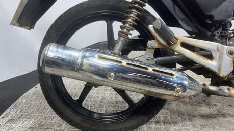 Yamaha YBR 125 2012 14K RUNNING PROJECT BIKE SPARES OR REPAIR 125CC 7