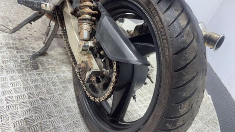 Kawasaki Er ER5 2005 38K COMPLETE BIKE PROJECT SPARES OR REPAIR 500CC NAKED 26